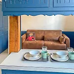 Apartment 2 Bedroom In *