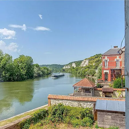 2 Bedroom In Apartament *