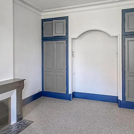 2 Bedroom In Apartament Les Andelys