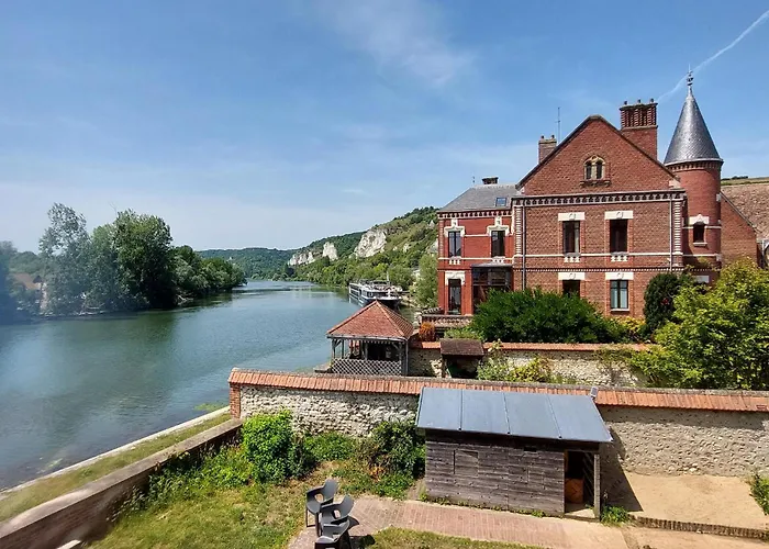 2 Bedroom In Les Andelys