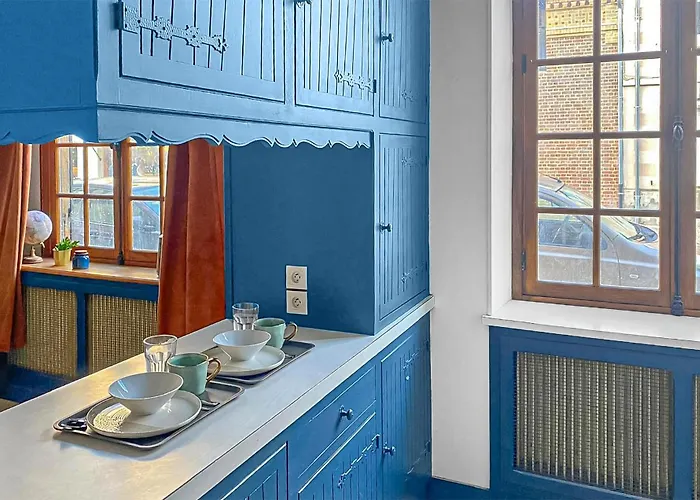 Apartment 2 Bedroom In *