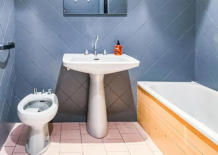 Apartment 2 Bedroom In *