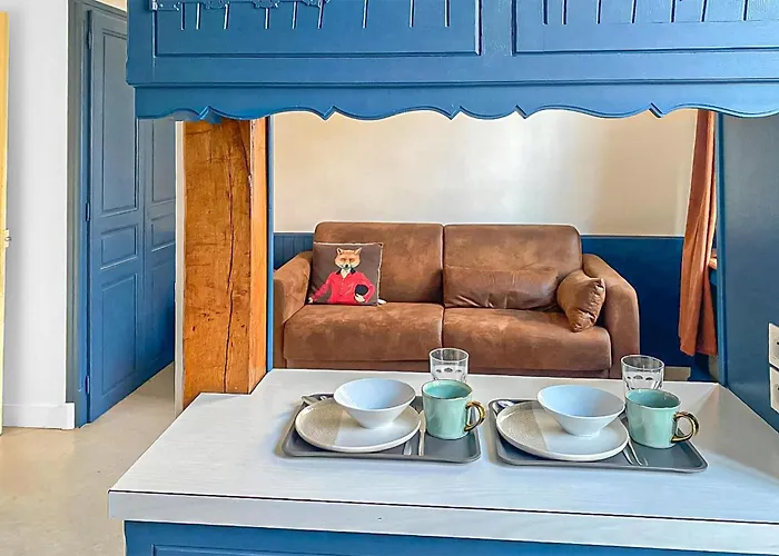 Apartment 2 Bedroom In *